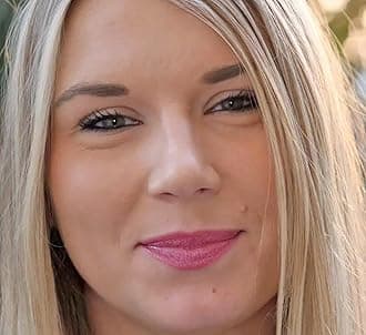 Botanical Lipstick (CHERRY PLUM) - Natural, Organic, Moisturizing, Non toxic, Long lasting - Vibrant Color that's Good for your Lips!